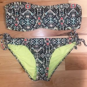 Strapless bandeau bikini large top, small bottom